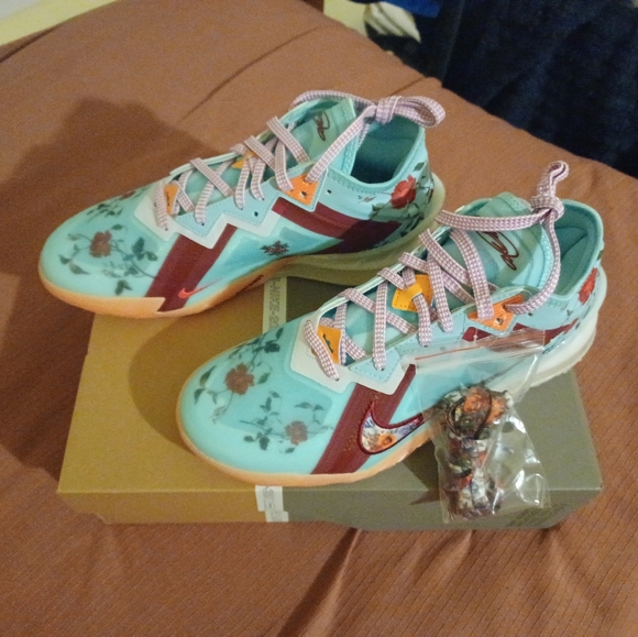 Labron 18s floral - Picture 6 of 9